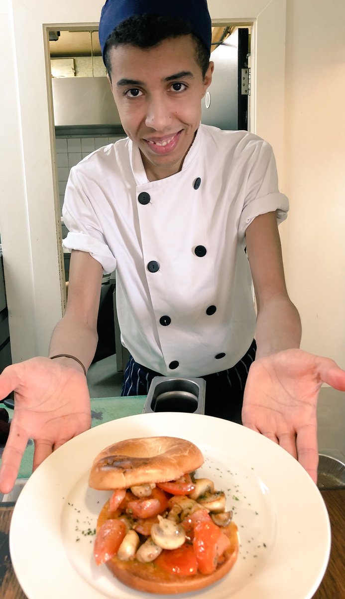 5thViewLondon's tweet image. Start your day @5thViewLondon w/ our delicious mushroom &amp;amp; 🍅 bagel #eliorfoodie #WednesdayMotivation