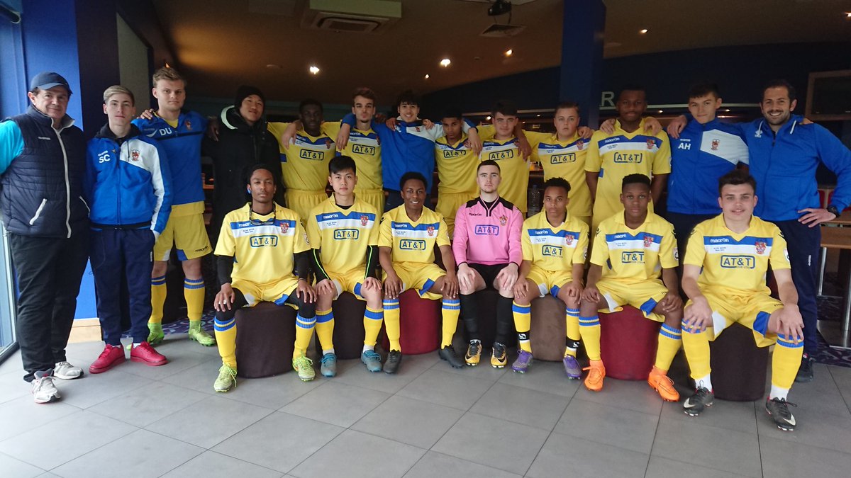 charlie_croydon's tweet photo. Well done lads - A solid 3-0 win to see out the season ⚽📸

@Staines_TownFC
@StainesTownFC https://t.co/uyOJcSLPQR
