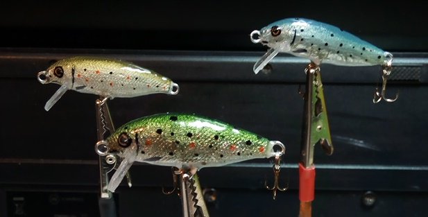 ClickferGorgoso's tweet photo. Gracias a nuestros materiales, (epoxi, pinturas,.......) y la habilidad  de nuestro amigo Carlos, mirad que es capaz de conseguir!! 
 Ahora solo falta probarlos en el agua 🎣😁😆😆 #pesca #pescados #fishing #fish #Ourense #Galicia https://t.co/eWlYffRAU9