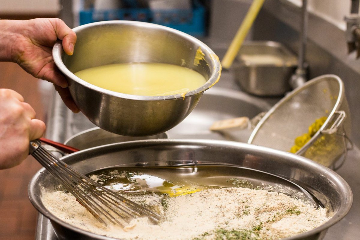 FancySauceUSA's tweet photo. Making some test batches of #fancysauce #ForgetMKM #realingredients #makeitfancy #Foodies https://t.co/wDB5p3LQ1c
