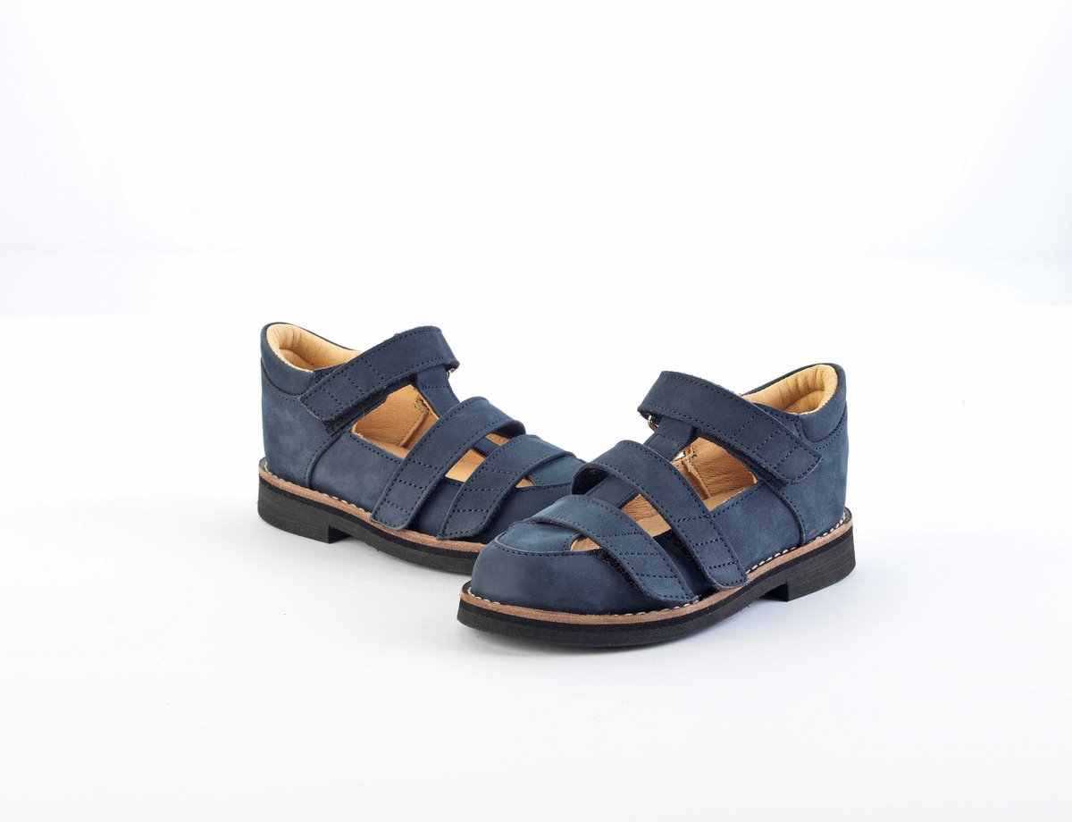 Reed_Medical's tweet photo. New Alex children' fully opening T-bar sandal style, touch and close  vamp straps with reverse touch and close instep strap  admin@reedmedical.co.uk for more information. @Reed_Medical https://t.co/1yIis5hMuv