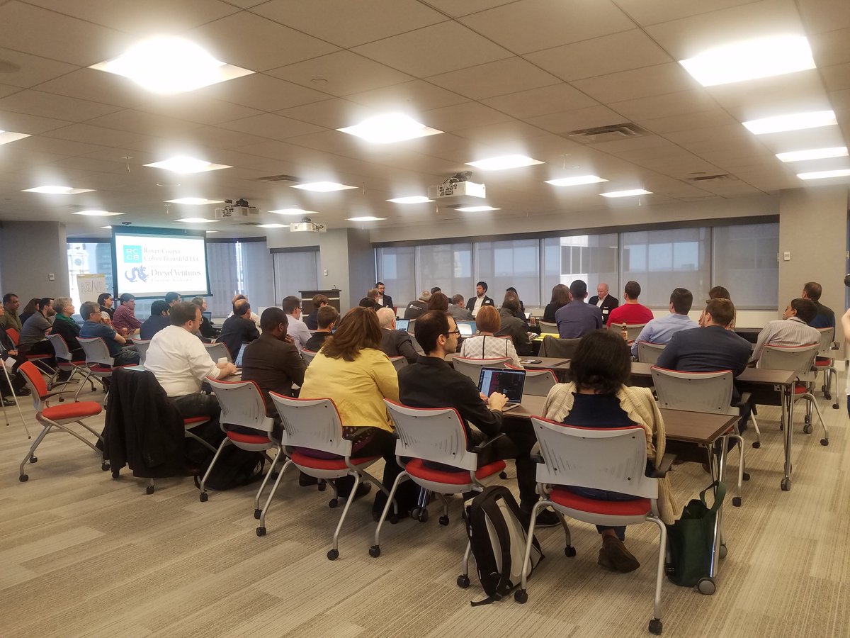 LenserfGroup's tweet photo. Talking #AR/VR &amp; #blockchain @PhillyTechWeek #PTW18 https://t.co/bb6S2nAhcW