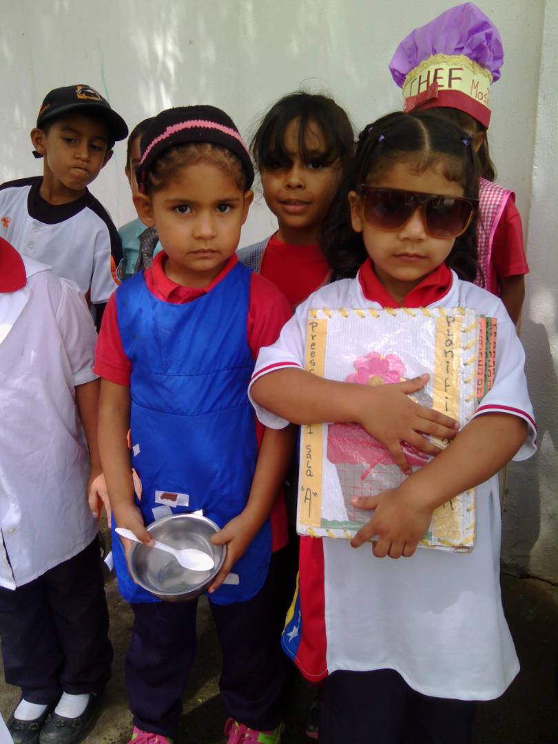 CEI_AndresBell's tweet photo. Nuestros niños y niñas dramatizando el día internacional de los trabajadores y trabajadoras con alegría y entusiasmo #MayoDeProtecciónYFuturo @FNNSimon @salainass @MPPEDUCACION @gestionperfecta @oleisa2010 https://t.co/MA6gCfud6s
