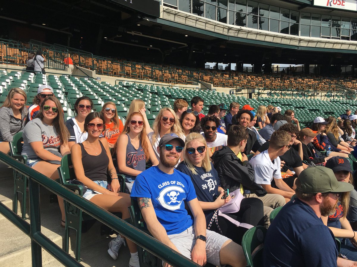 BechtolBrenda's tweet photo. Tiger Career Day—70 amazing students, 72 degrees and sunny, learning about career oppportunies in sports, and baseball. My kind of day! https://t.co/d4q8XaLDgk