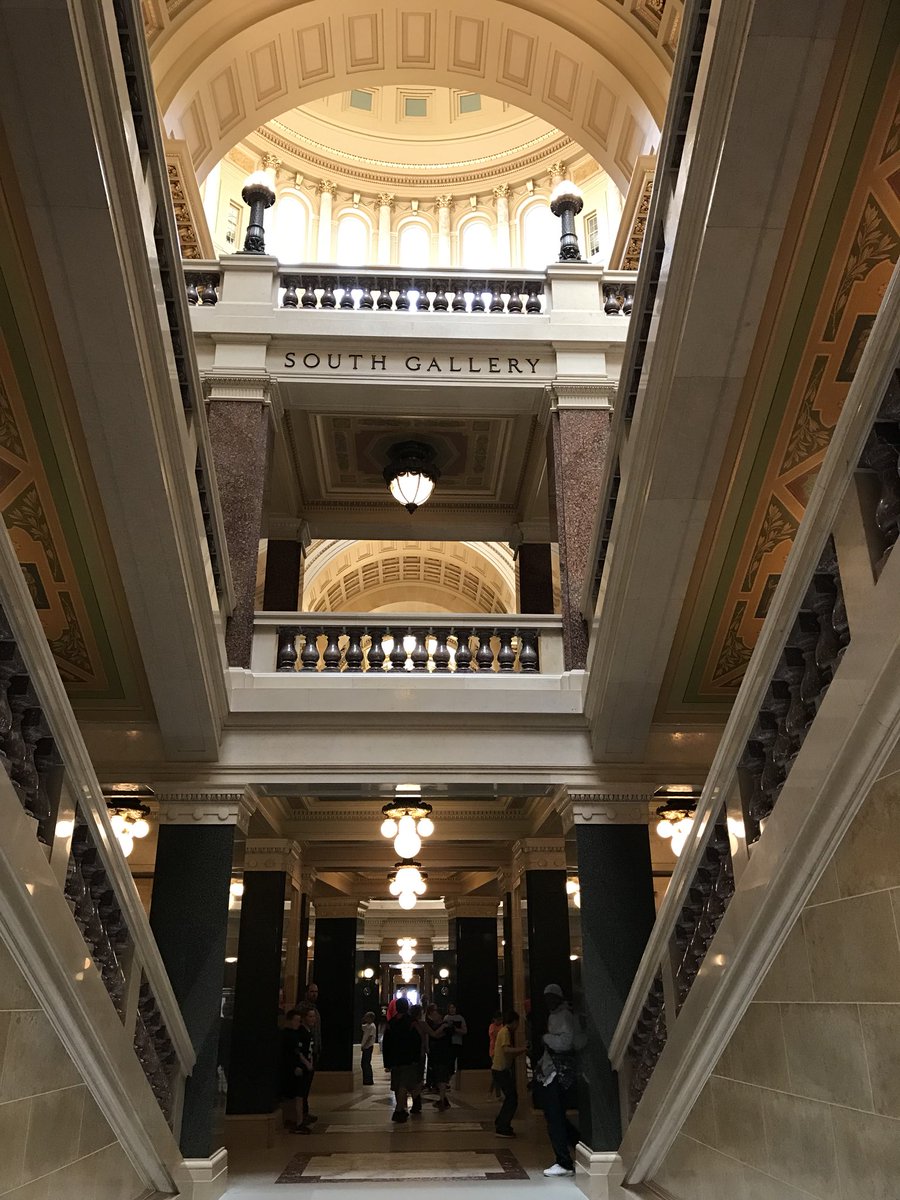 CPiczkowski's tweet photo. 4th and 5th graders experience our capitol building on a very personal tour of the governor’s office! @CPiczkowski https://t.co/eoQyRbjCCs