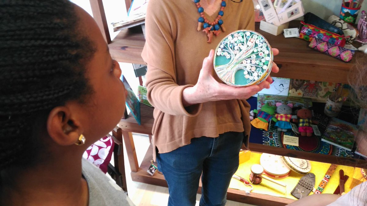 Campilloko gazteak Bidezko Merkataritzari buruz halabedi.eus/2018/05/02/cam… cc <a href="/halabedi/">Hala Bedi</a>