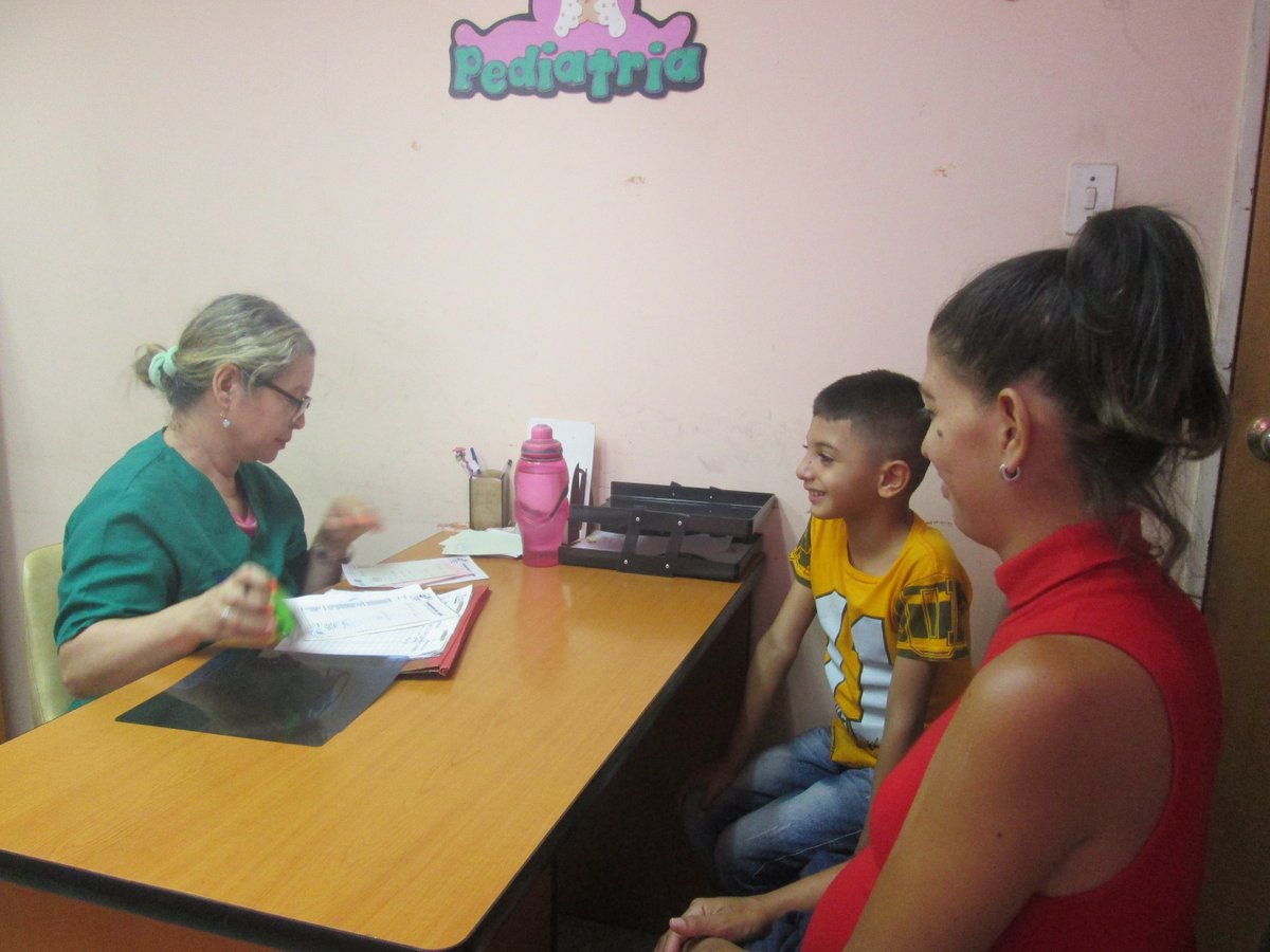 ninosimon_Lara's tweet photo. Pediatría, vacunación, psicología, servicio social, odontología, medicina familiar y recreación son algunos de los servicios que prestamos a las familias larense, estamos ubicado en la Urb. Las Trinitarias #Barquisimeto #MayoDeProteccionYFuturo @NicolasMaduro https://t.co/kG2M2RBUV8