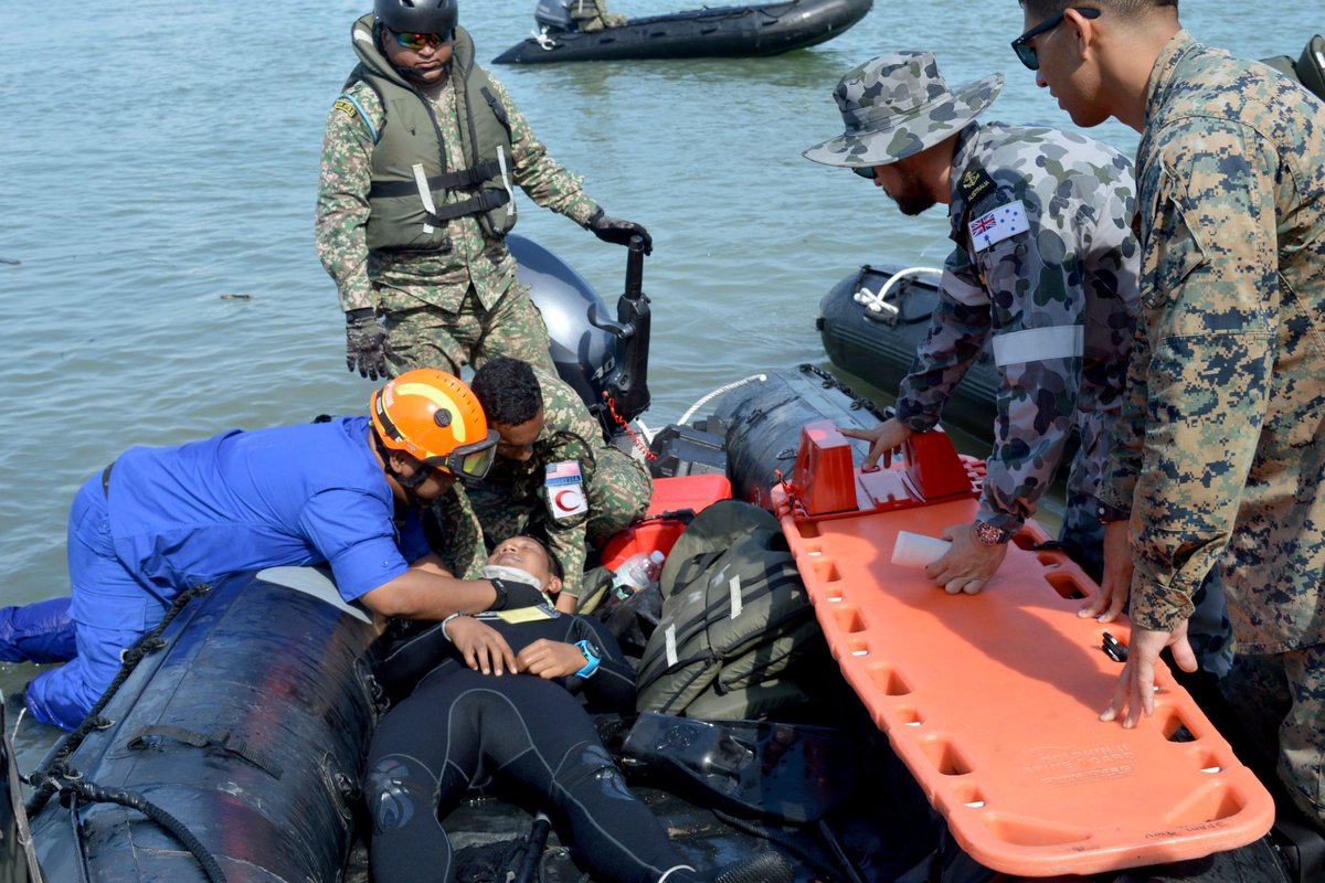 myjointforce's tweet image. Demo pelaksanaan operasi/eksesais mencari &amp;amp; menyelamat maritim (Maritim Search and Rescue Exercise -  Maritime SAREX) yg melibatkan semua agensi yg mengambil bahagian
#DefenceDiplomacy
#PacificPartnership
#teamingforsuccess
#missioneffectiveness
#interoperability
@PacificPartner