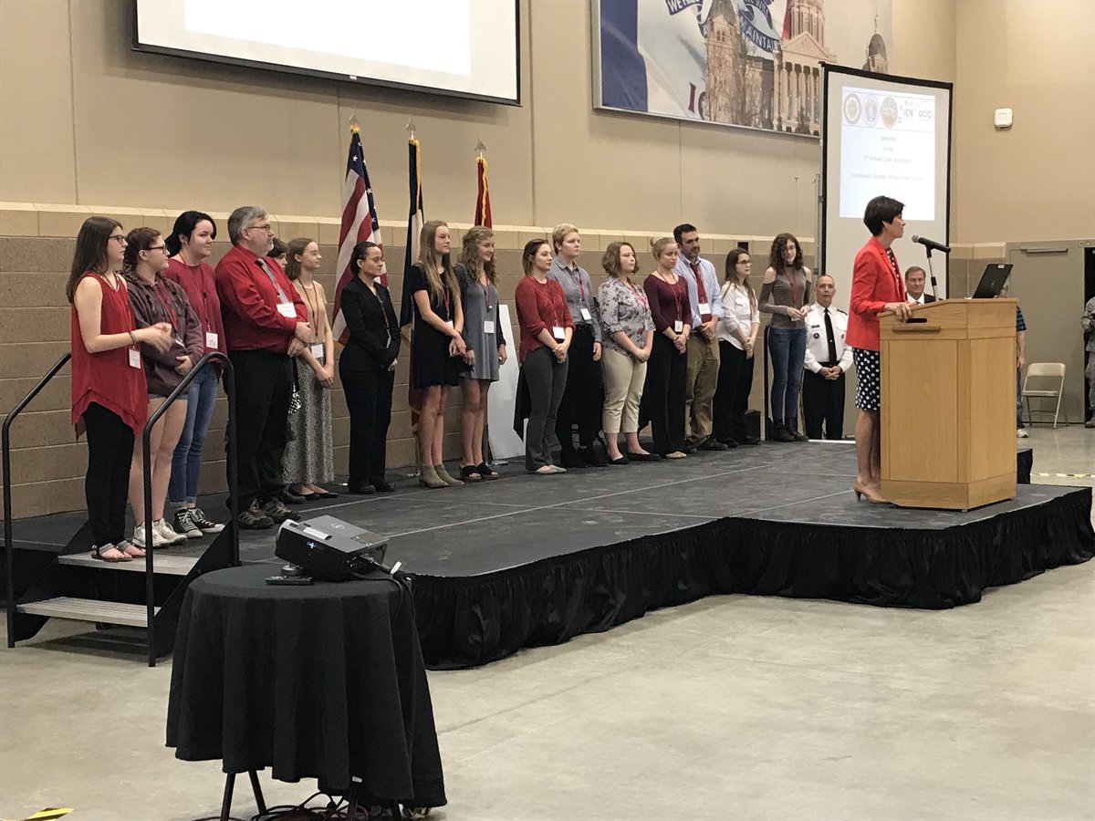TechnologyIowa's tweet image. .@IAGovernor Kim Reynolds gives remarks at the 3rd Annual Cyber Symposium hosted by the @IowaNatGuard and presents awards to the winners of the @SANSInstitute #CyberStart program.