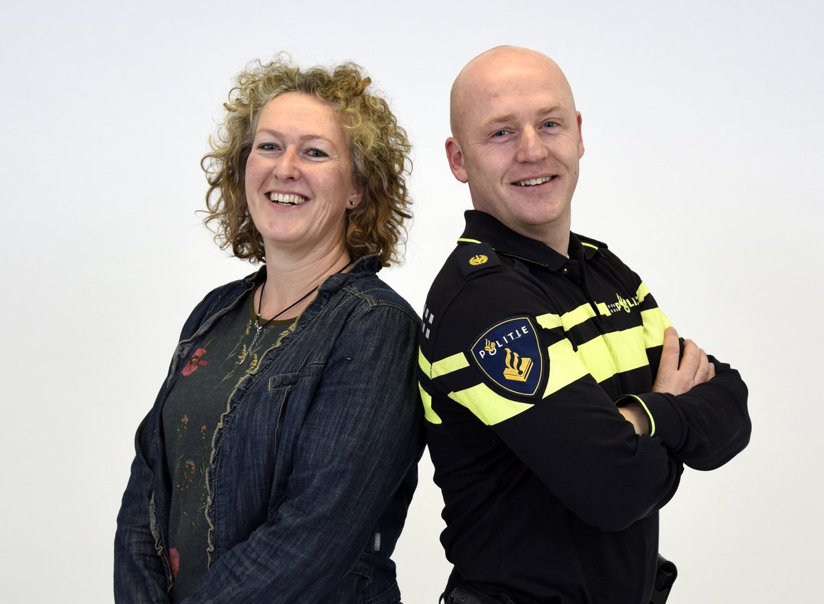 Gem_Middelburg's tweet photo. Op donderdag 3 mei wordt er een Wijktijdbijeenkomst voor de Binnenstad gehouden. Inwoners kunnen tussen 12.00 uur en 13.30 uur in de Drvkkey (@Drvkkery) vragen stellen aan de wijkmanager, de BOA en aan de wijkagent. https://t.co/H4aEWmQMi2