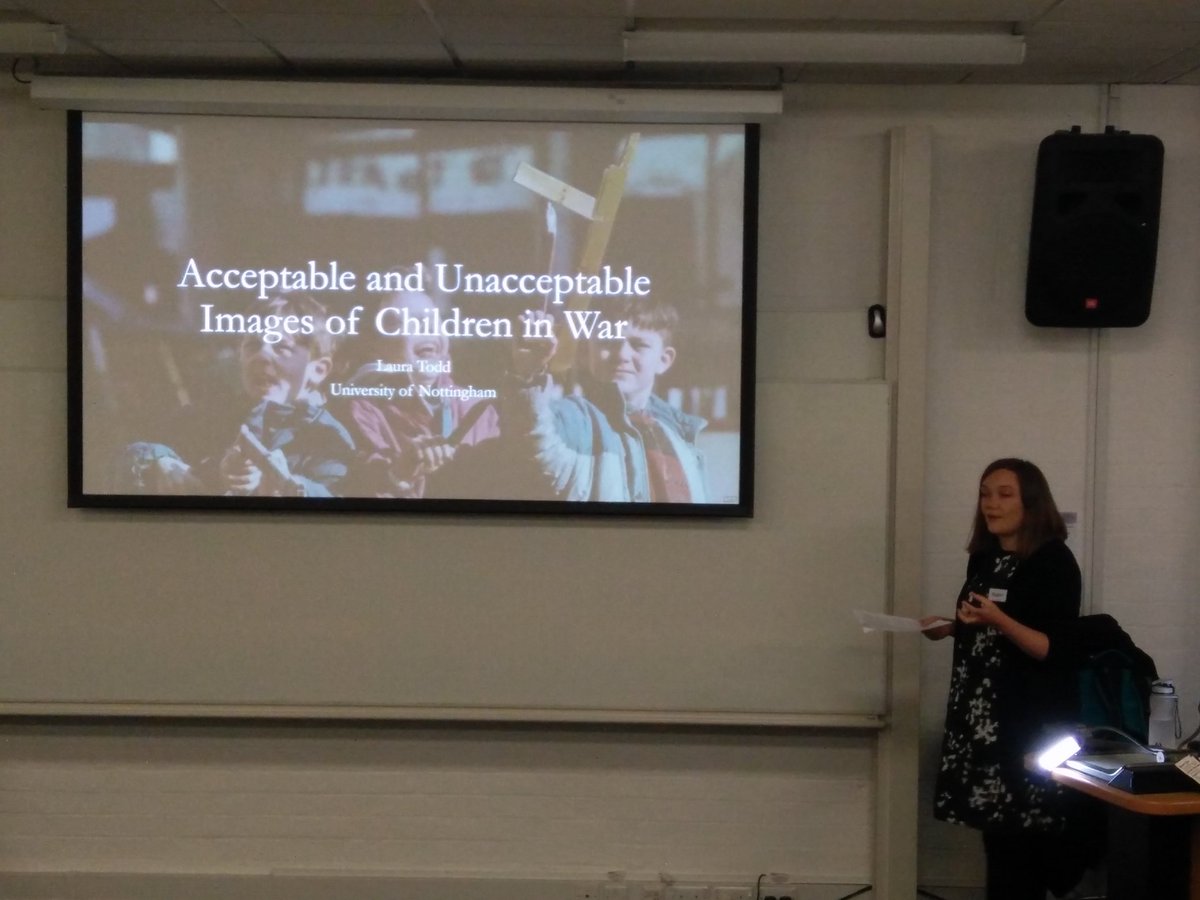 DMUHistory's tweet photo. Rounding off the fantastic @HUMSConference organised my our MA History and MA English students is keynote speaker @laupaw. @HumanitiesDMU @dmuleicester @DMUEnglish #DMUNarratives https://t.co/e6jhGE6YmX