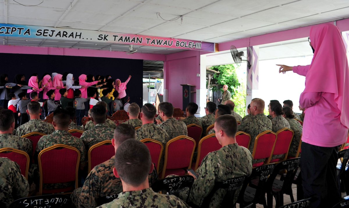 myjointforce's tweet image. Majlis Penyerahan Projek Engineer Civic Action Programme-ENCAP PP18  membina tempat menunggu serta membaiki ‘gutter’ bilik darjah Sekolah Kebangsaan Taman Tawau. 
#DefenceDiplomacy
#PacificPartnership
#teamingforsuccess
#missioneffectiveness
#interoperability
@PacificPartner