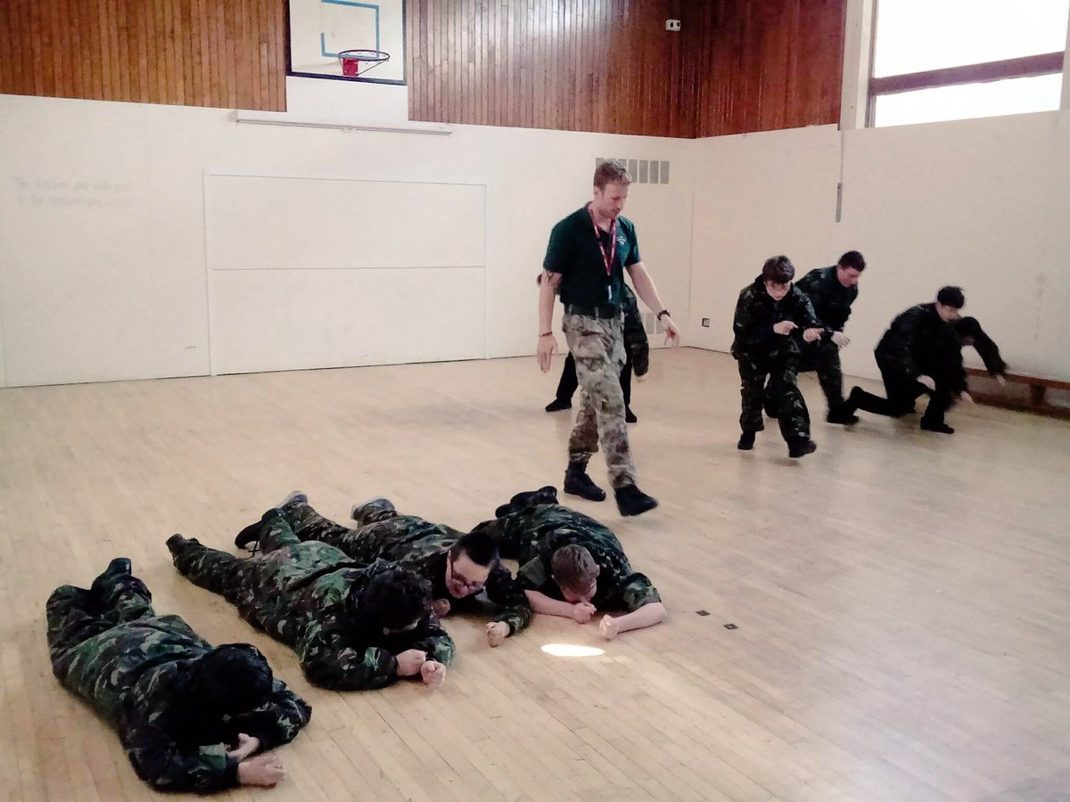 ThePeakAcademy's tweet image. Team building skills with @EliteComSurv today