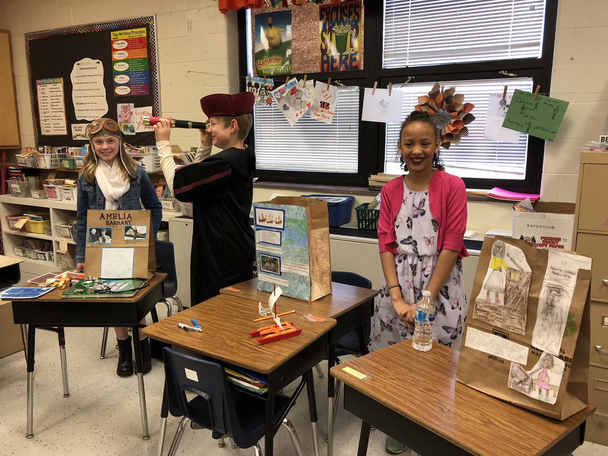 HWESPatriots's tweet photo. 4th Grade Biography Fair in full swing!!! #PatriotPride #WEareLakota https://t.co/JdtJa2WOVj