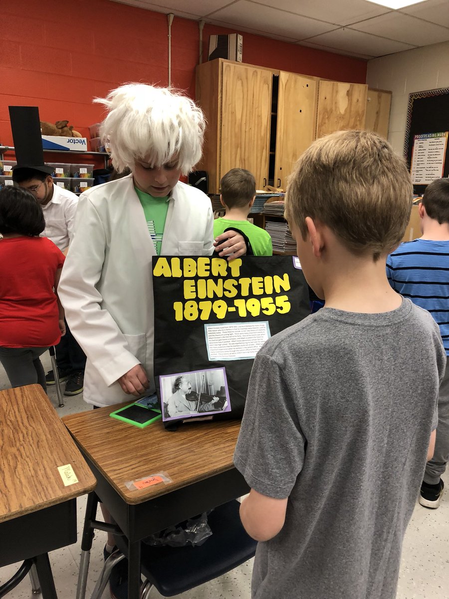 HWESPatriots's tweet photo. 4th Grade Biography Fair in full swing!!! #PatriotPride #WEareLakota https://t.co/JdtJa2WOVj