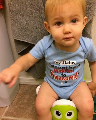 2getherwemom's tweet photo. Brianna has officially potty trained the oldest, and it was not an easy task! Check out her new post today all about potty training! 

https://t.co/Kdc8TIuZwi

#newpost #momblog #pottytraining #momlife #toddlerlife #parenting #parentingtips #bestfriends #bloggingbuddies #mama https://t.co/pMQjrCpvD3