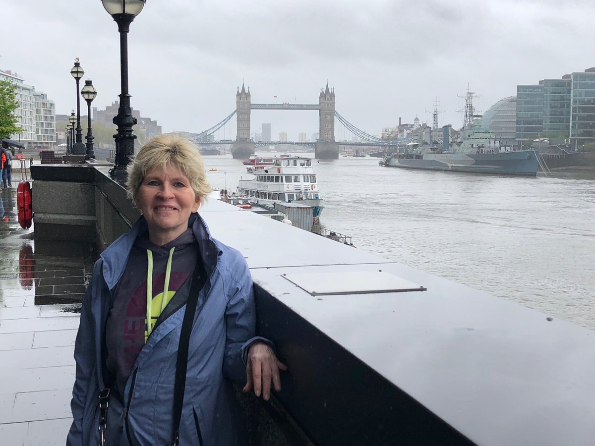 London Bridge was incredible. Rainy day seeing sights!!  <a href="/kayleewalstad/">Kaylee Walstad</a> <a href="/NLatessa/">Nate Latessa</a>