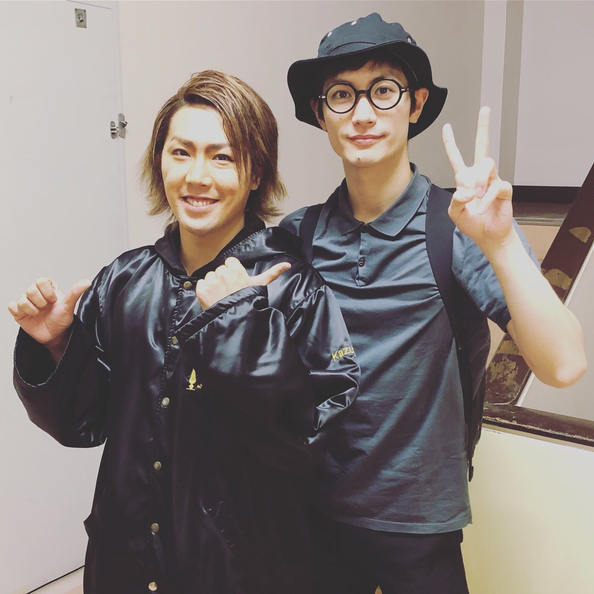 松永一哉 マツカズ En Twitter 本日もご来場頂きありがとうございました 17東京公演革命後半戦 今日は人生の半分以上は過ごしてるはるまこと三浦春馬が観に来ました と会うとなんか家族の様な空気になってリラックス出来る 楽まで大切に 三浦春馬 松永一哉 マツカズ En Twitter 本日もご来場頂きありがとうございました 17東京公演革命後半戦 今日は人生の半分以上は過ごしてるはるまこと三浦春馬が観に来ました と会うとなんか家族の様な空気になってリラックス出来る 楽まで大切に 三浦春馬