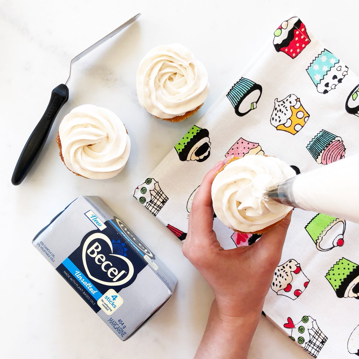FamilyRated's tweet photo. Cupcakes? Yes, please! Made faster than ever with the *new* @BecelCA Margarine Sticks - no softening needed - available in Salted and Unsalted. Yum! Apply now to our most recent #FamilyRatedClub offer to try them for FREE: https://t.co/XJFkE3sZHD
#CookingWIthBecel #BakeWithHeart https://t.co/2mpp2kuHd3