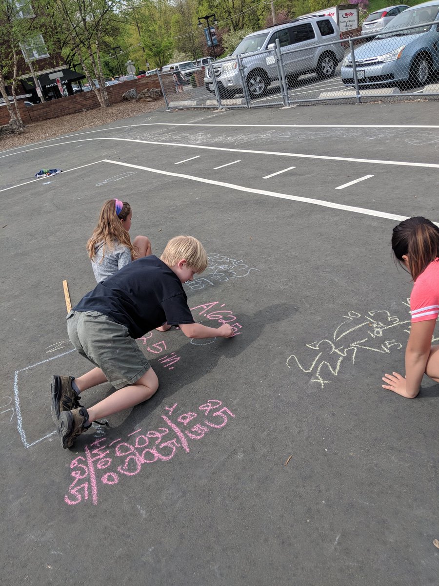 PayaSample's tweet image. With inspiration from @JillianMcCalli2  we took math outside to get hands on practice with area and perimeter.