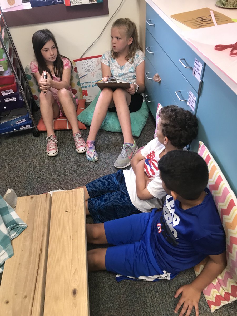 mrsritterBES's tweet photo. Texans getting excited for Book Clubs by creating their club contracts @BESTexans #Texan2Step https://t.co/IoofpQz8xA