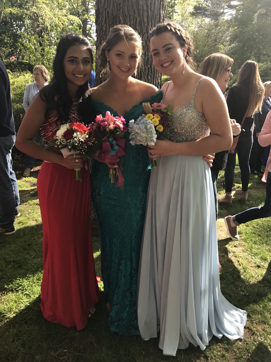 maddiesweeney4's tweet photo. Happy bday to my two bffs!!! Hope you’re having the best day! I love youuuuuu❤️❤️❤️ #fakefriend #twopercent #SWEET16 https://t.co/ejE2z5bybM