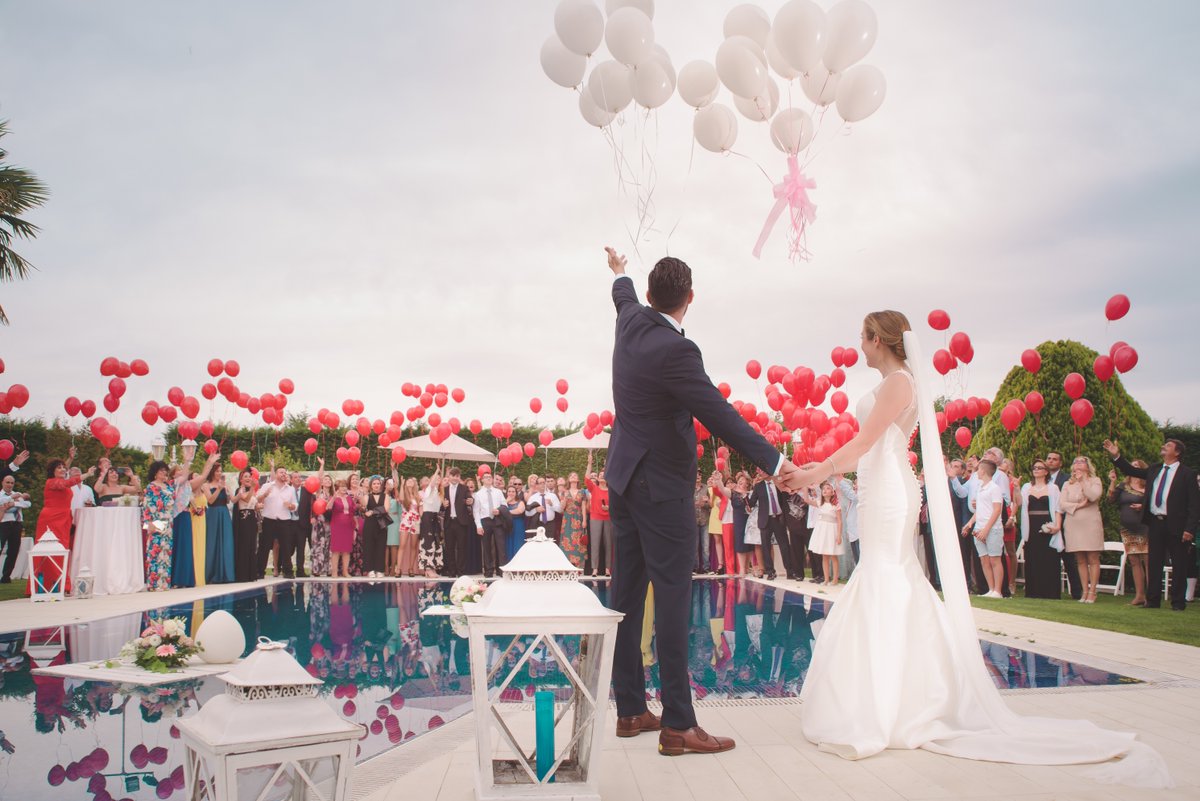 SC_Weddings's tweet photo. You're getting married...hooray! But just how do you book wedding entertainment? We have the answers! https://t.co/HIJDPGeTjX #weddinghour https://t.co/GQyL0PkTur