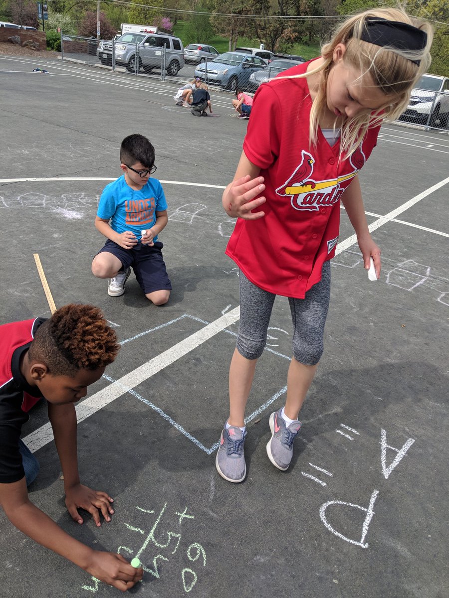 PayaSample's tweet image. With inspiration from @JillianMcCalli2  we took math outside to get hands on practice with area and perimeter.