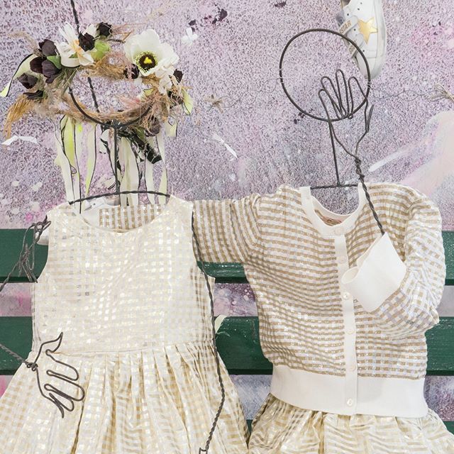 _BONPOINT's tweet photo. Get a closer look at the couture selection, where the most precious and most sophisticated fabrics become party clothes ... π #summer18 #bonpointss18 #ss18 https://t.co/XbRxwbTIZT
