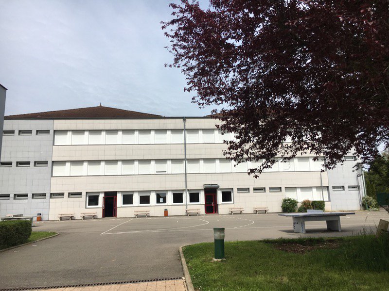 Unsa_CD21's tweet photo. 🔵 Au plus près des collègues !
Ce mercredi 2 mai au matin, @MilleKarine assurait une Heure Mensuelle d'Informations (#HMI) auprès des agents du collège Henry Berger à Fontaine-Française.
➡️ #UNSA #CD21, pour tous les agents, partout, tout le temps !
#SyndicatUtile https://t.co/hPIAxMYBIx