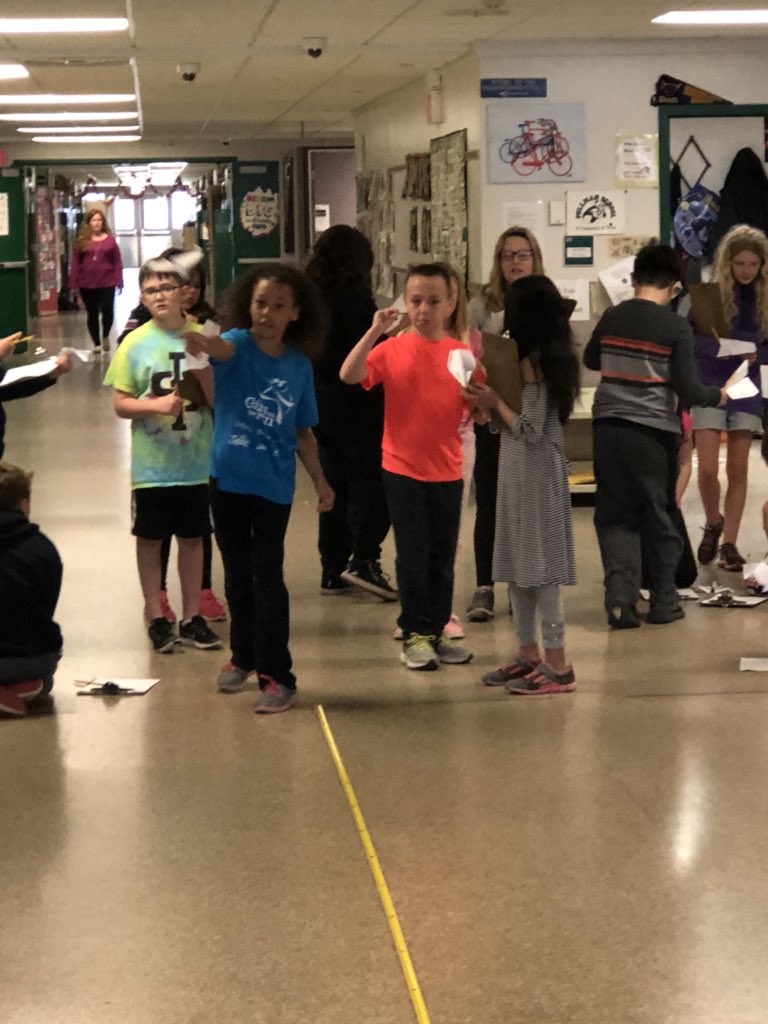MrsPenz4gr's tweet photo. Zoom...paper airplane math measurement ✈️ #mathisfun https://t.co/Ie17tHvfXk