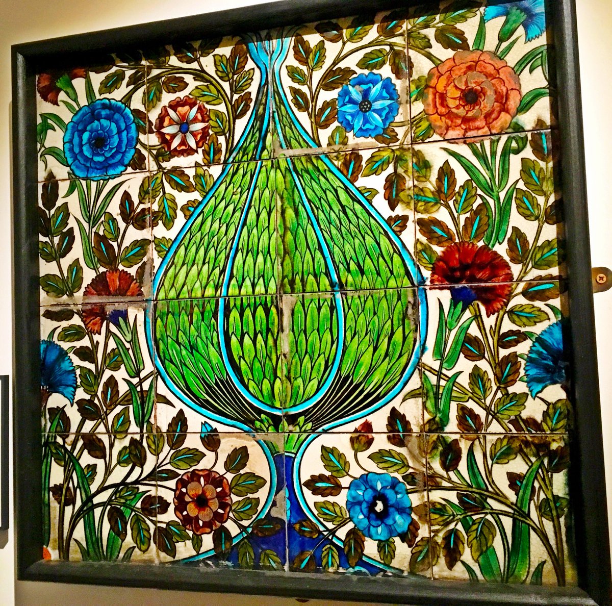 WhosKateStrange's tweet image. Stunning William De Morgan Ornamental lustre wear tile panel. Love the Islamic Influence  in this beautiful design #Ashmolean collection.