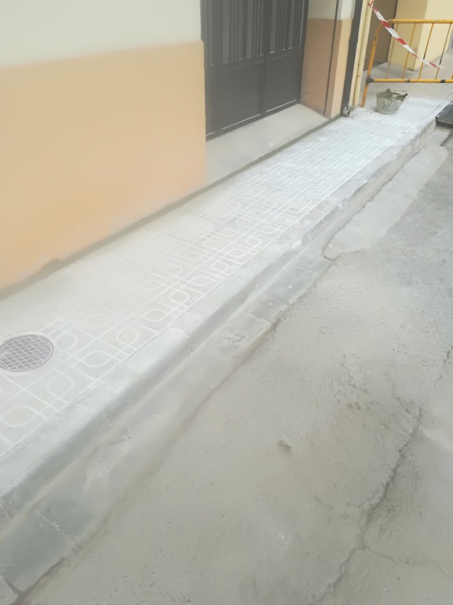 AjuntDeCanals's tweet photo. 🚧 Intervencions de millora al carrer Joan XXIII.

La regidoria d'Urbanisme ha substituït la vorera d'aquest vial, deteriorada a causa dels problemes amb les filtracions d'aigua.

👉 https://t.co/ni1UjiQ9wy https://t.co/v6oiUF5o51