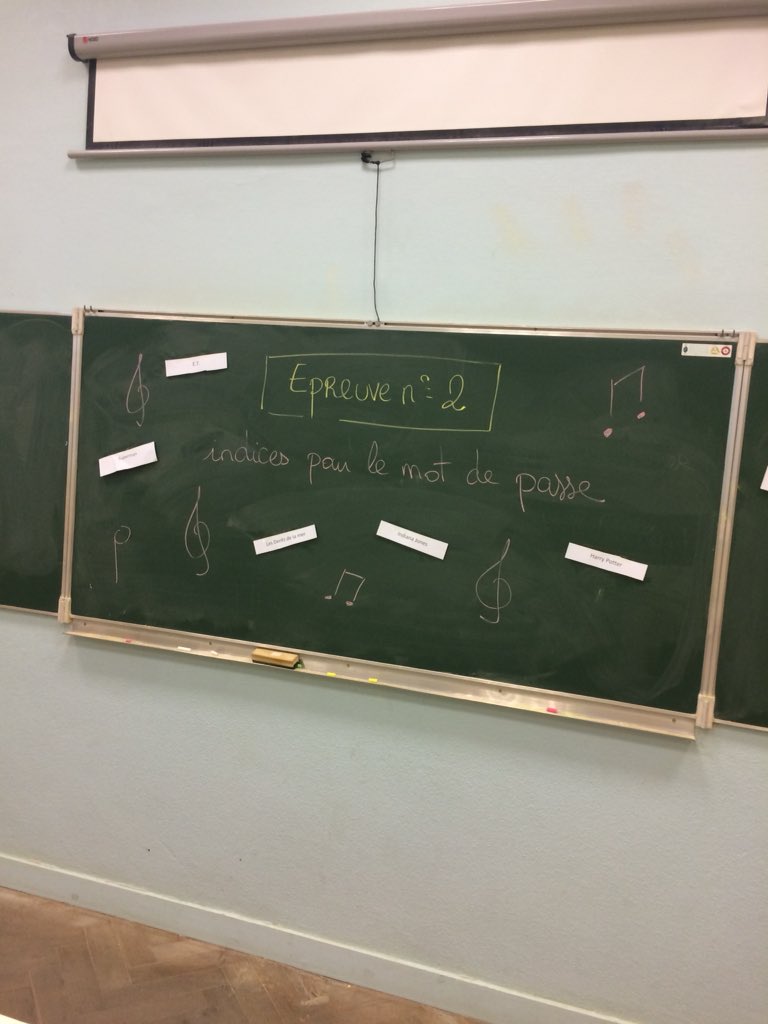EdmusTwittClass's tweet photo. Aujourd’hui Escape Game sur le cinéma par les 307. Découvrir du vocabulaire cinématographique par le jeu #edmus #ludification https://t.co/QIpo66tNid