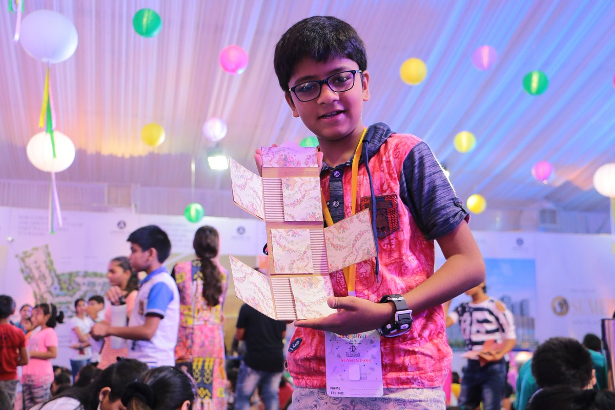 summerfest54's tweet image. Stack your memories in a picture perfect mini album made by your own hands! The mini album making workshop at #SantacruzSummerFest is just right for all you photo addicts! #Avenue54 #RadiusDevelopers @kanhaicreations @radiusdeveloper