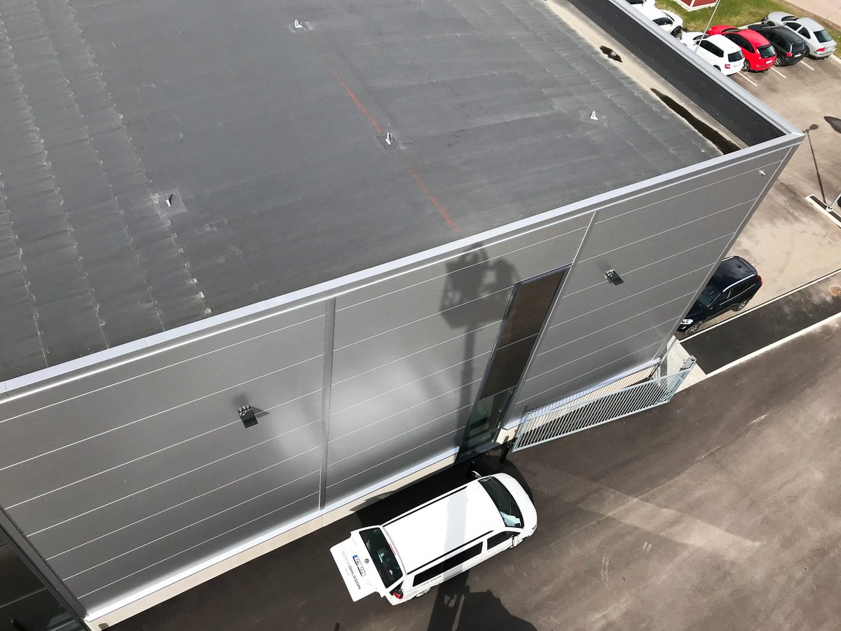 SolarGardEU's tweet image. Nice #SolarGard #PartnerPro #Project by #SolfilmsOhlsson
Building &amp;amp; Location: Aurena Laboratories, Sweden
Problem: Heat &amp;amp; glare 
Solution: #SentinelPlus SS25
ow.ly/z4Vu30jN2O7
solfilmsohlsson.se
#WindowFilm #LessHeat #LessGlare #Comfort #MinskaVärme #Bländning #Komfort