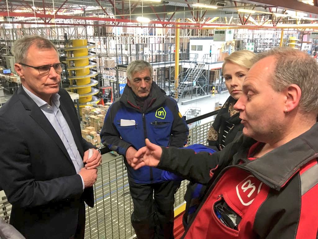 Gisteren met 8000 mensen op het Malieveld, vandaag <a href="/HanBusker/">.</a> en <a href="/SelmaGouderjaan/">Selma Gouderjaan</a> met kaderleden bij distributiecentrum Albert Heijn in Pijnacker