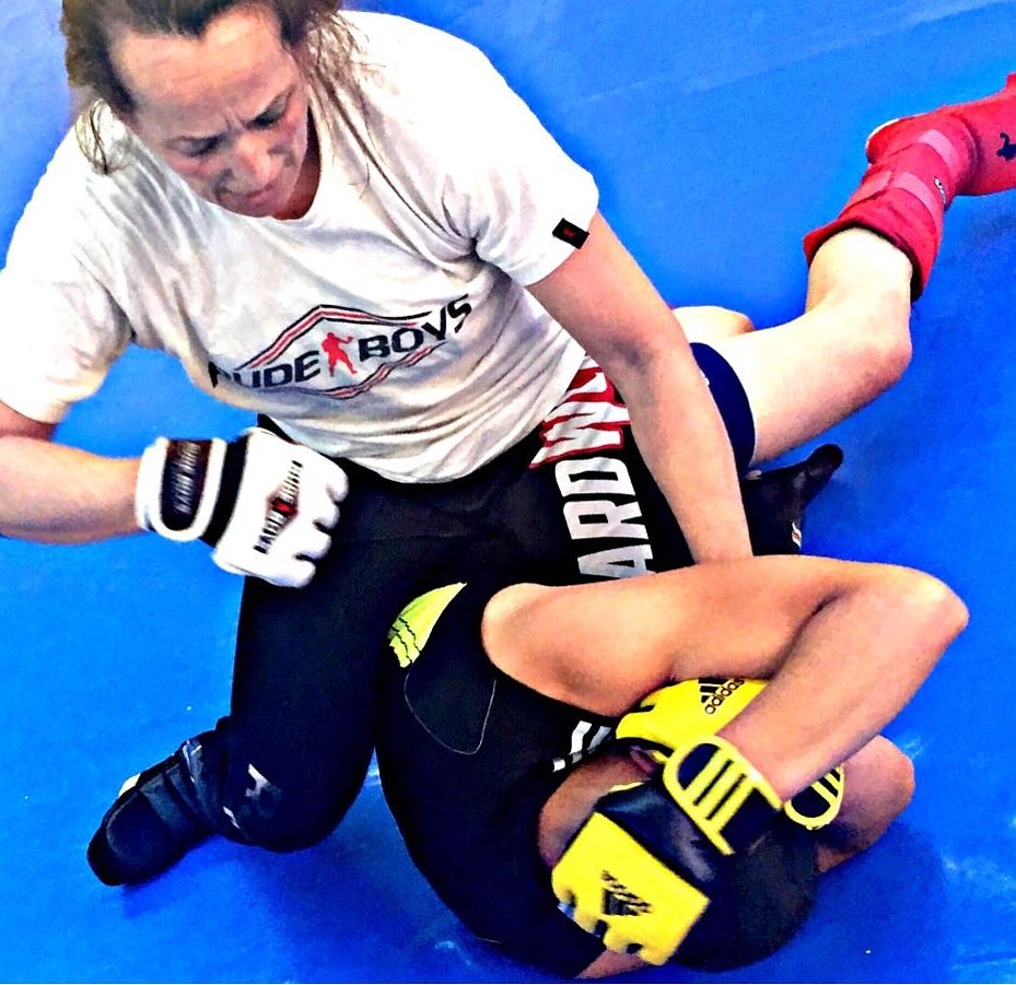 Esther_Oficial_'s tweet photo. ground & pound!👊👊👊
#XtremeFighters #MMA #WMMA #Grappling #Sambo #самбо #NoGi #MMAeduca #CombatSambo #БоевоеСамбо #EstherCardenas #RudeBoys https://t.co/I6nOF2NXv4