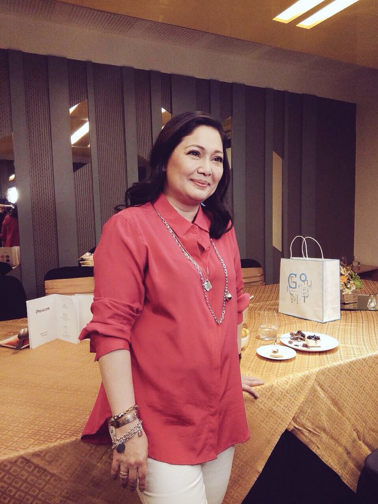 TEAM_MARICEL's tweet photo. Sino manonood ng #My2Mommies? #MaricelSoriano https://t.co/VZgVeHI2tr