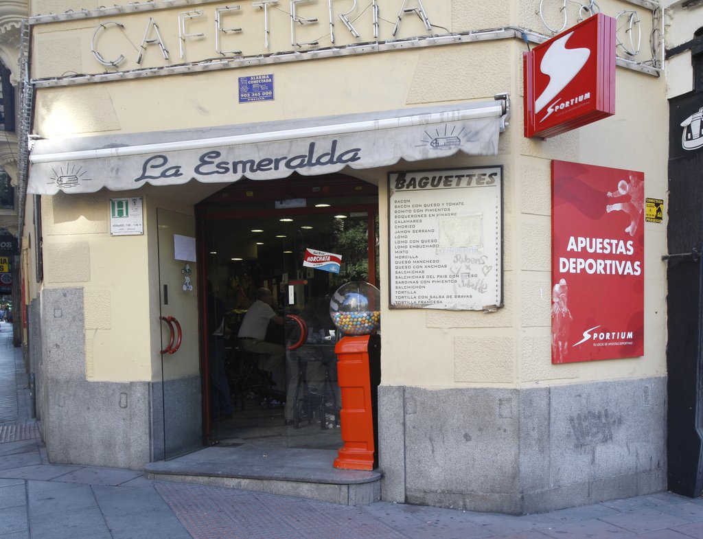 Como el Diccionario de las Periferias tiene sus ecos, y nadie se quiere quedar para sí todo lo que sabe de la vida barrial, seguimos publicando algunas entradas que nos llegan carabancheleando.net/2018/05/02/el-…
