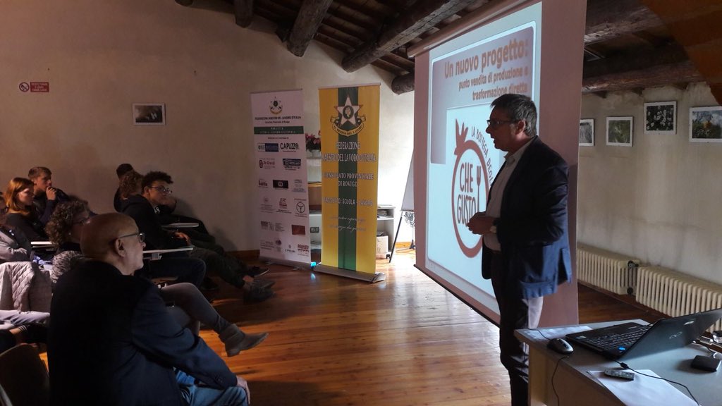 confagri_Ro's tweet photo. All’istituto tecnico agrario di S. Apollinare  con i #Maestri del #Lavoro per parlare di #Marketing #agroalimentare in #Polesine @Confagricoltura @s_casalini https://t.co/wwSiCM6r3M