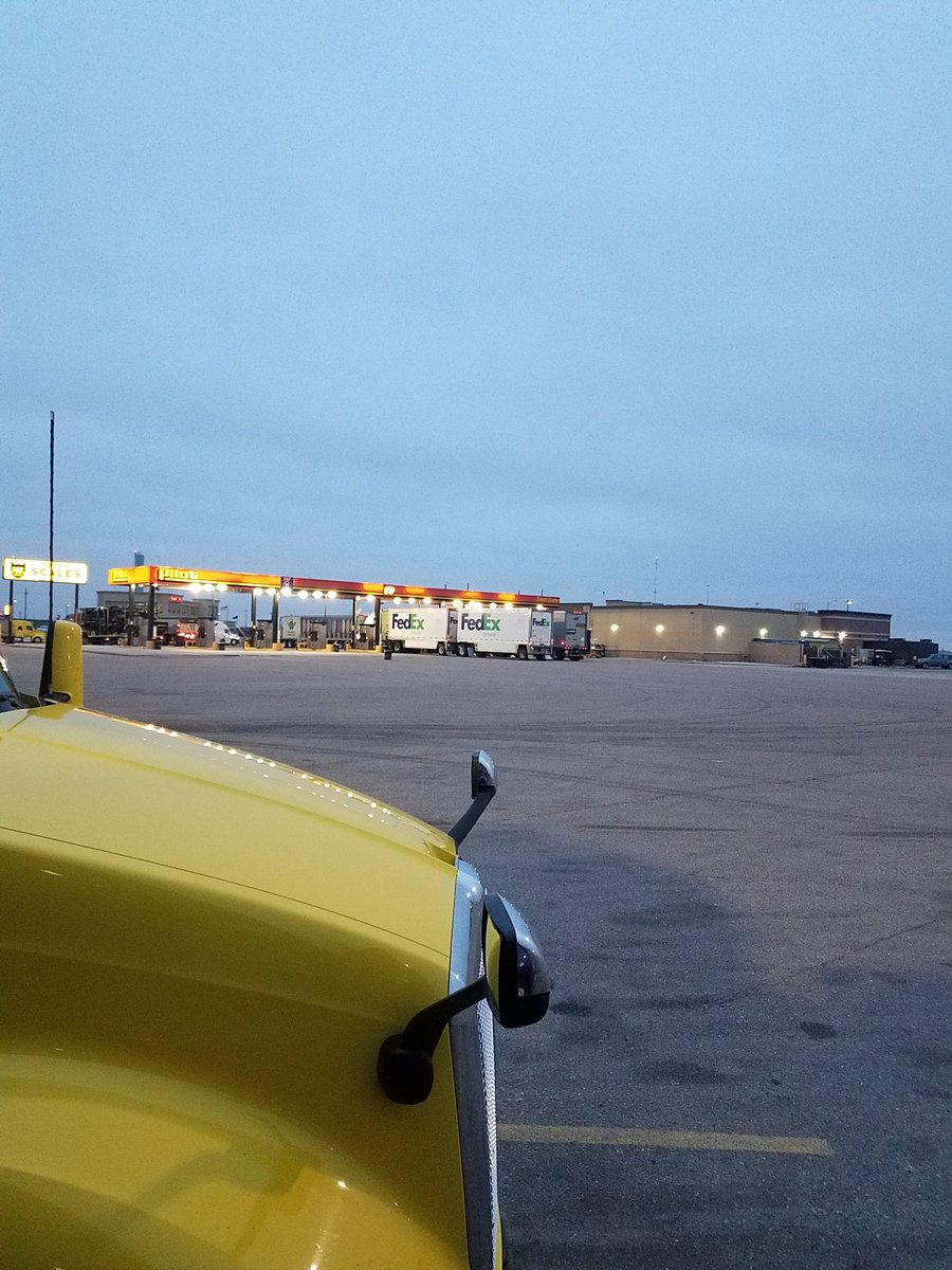 rumblestrippe's tweet photo. @PilotFlyingJ  This far away &amp; can clearly hear fuel island  loudspeakers BLASTING RocknRoll at 630a. GLAD I don't need fuel today. #ColbyKS https://t.co/sHsc9y5R5s