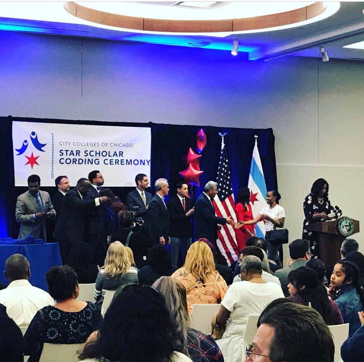 OliveHarvey_CCC's tweet photo. Celebrating the accomplishments of @ChiCityColleges graduates all week long. Last night #OHC President Davis pitched in to help celebrate all #STARScholars on their accomplishments! See you Saturday #CCCTogether #StudentSuccess https://t.co/a2gBgIW5RE