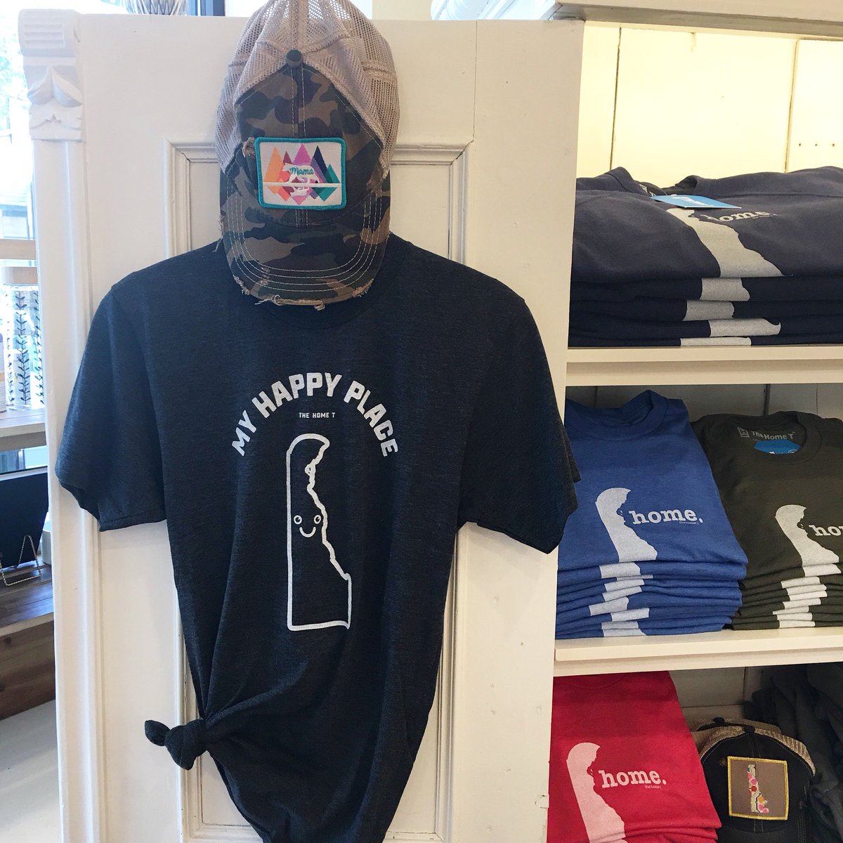 The GO-TO mama bear look ⬆️🐻
•
•
•
<a href="/TheHomeT/">The Home T</a> • #mamabear #baseballmom #baseballseason #baseballhat #hat #mothersday #gifts #giftsformom #delaware #thehomet #myhappyplace #belboutique #shoplocal #downtowndover #local #home #homesweethome