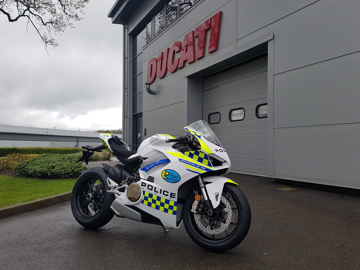 DucatiUK's tweet photo. Ducati UK is proud to support BikeSafe.

@BikeSafeUK believe that riding should be fun. And that by improving skills, knowledge and hazard awareness, riding will become both safer and more enjoyable too: https://t.co/1Z1AHv5NNZ #BikeSafe #Ducati #PanigaleV4 https://t.co/ZxOWKegWu2