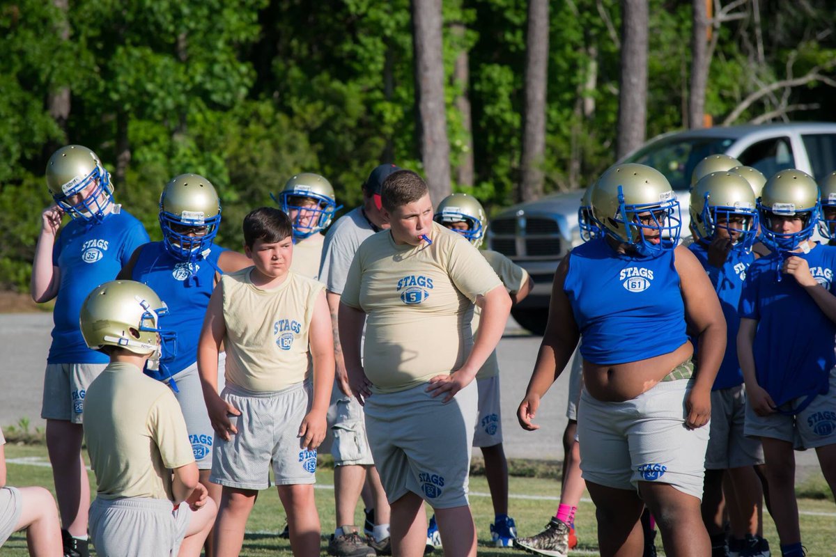 football_stag's tweet photo. Peep the album from first day of B-team Spring Practice #stagstrong🦌🏈 @coachrob65 @BerkeleyStags 

https://t.co/YHvzuqWpXM https://t.co/RiQhrV69YQ