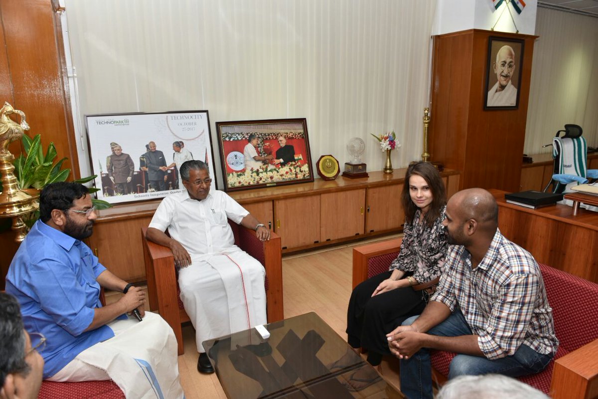 CPIMKerala's tweet photo. സർക്കാരിന് നന്ദി പറയാൻ ലിഗയുടെ സഹോദരി ഇലിസ് മുഖ്യമന്ത്രിയെ സന്ദർശിച്ചു
Read more: https://t.co/tiPUdotIvd https://t.co/KvJw0gNNhw