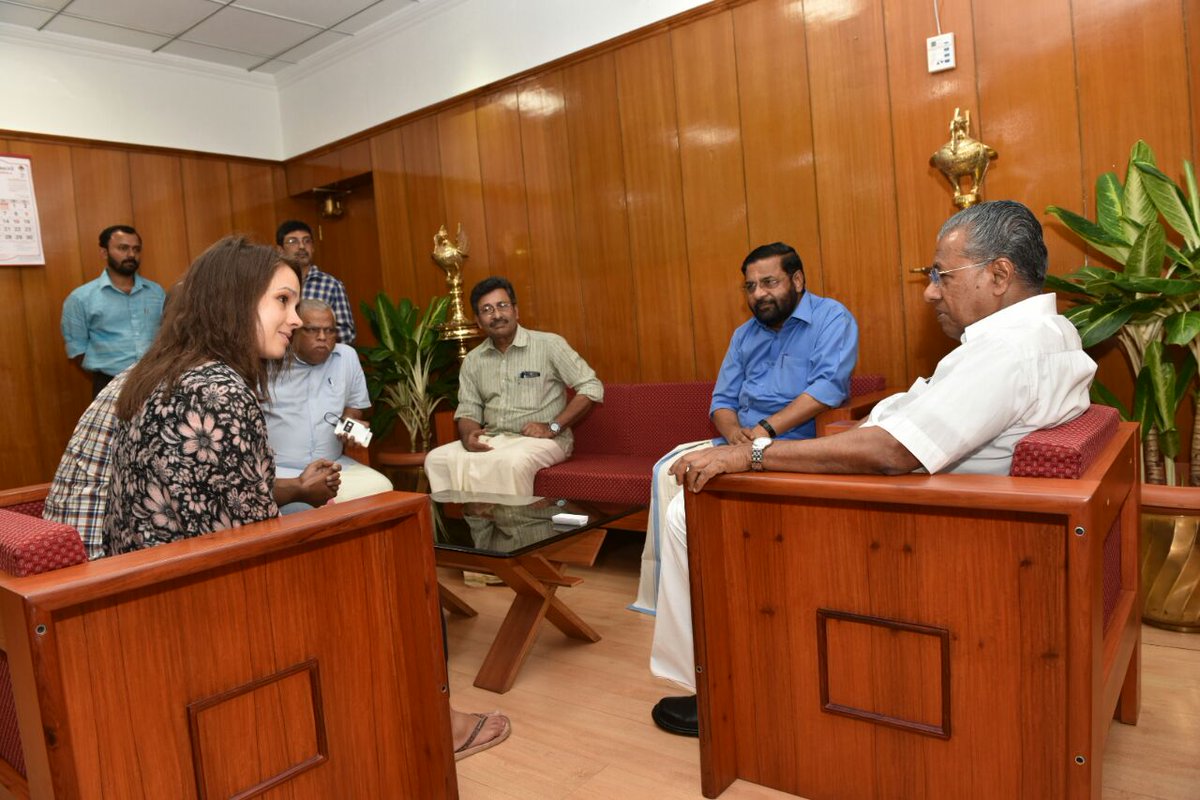 CPIMKerala's tweet photo. സർക്കാരിന് നന്ദി പറയാൻ ലിഗയുടെ സഹോദരി ഇലിസ് മുഖ്യമന്ത്രിയെ സന്ദർശിച്ചു
Read more: https://t.co/tiPUdotIvd https://t.co/KvJw0gNNhw
