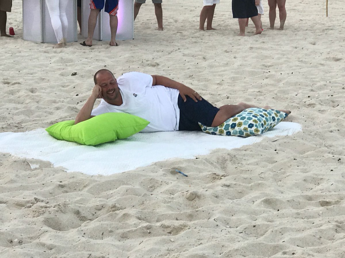 EdStald's tweet photo. 4 more days until @WirelessVision is back on an island celebrating their #VisionClub2018! I love the beach, but love hanging out at the beach with #VisionforGreatness winners even more!! https://t.co/RMWnnfL3ej
