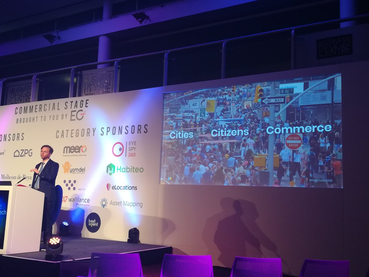 aikaterinipapav's tweet photo. Great to hear Max Oglesbee @intersection_co explain how starting with people and reducing fractions we create a #responsivecommumity #connectedcommumity. Check #GreenSkyThinking2018, is all bout #peoplefirst https://t.co/FJMNKPlydX